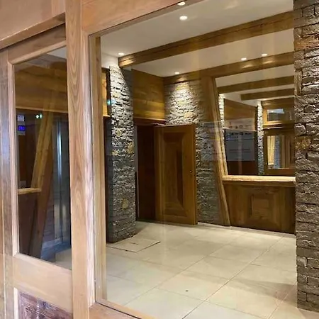 Le V - 2 Bedrooms Flat In The Middle Of Apartment