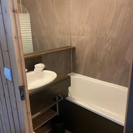 Le V - 2 Bedrooms Flat In The Middle Of Apartment Val Thorens